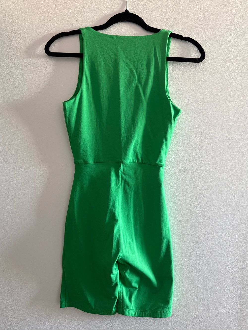 Babaton Aritzia Green Contour V-Neck Romper - Picture 5 of 6